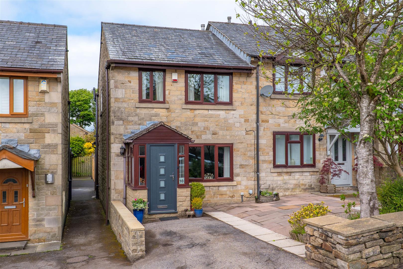 2 bed property in Naylor's Terrace, Bolton